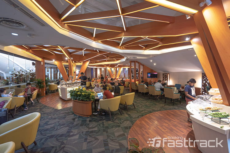 Airport Transfer + Meet & Greet + Lounge